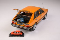 Wystawy modeli kolekcjonerskich Auto-Welt - Polonez 1500 + Milicja