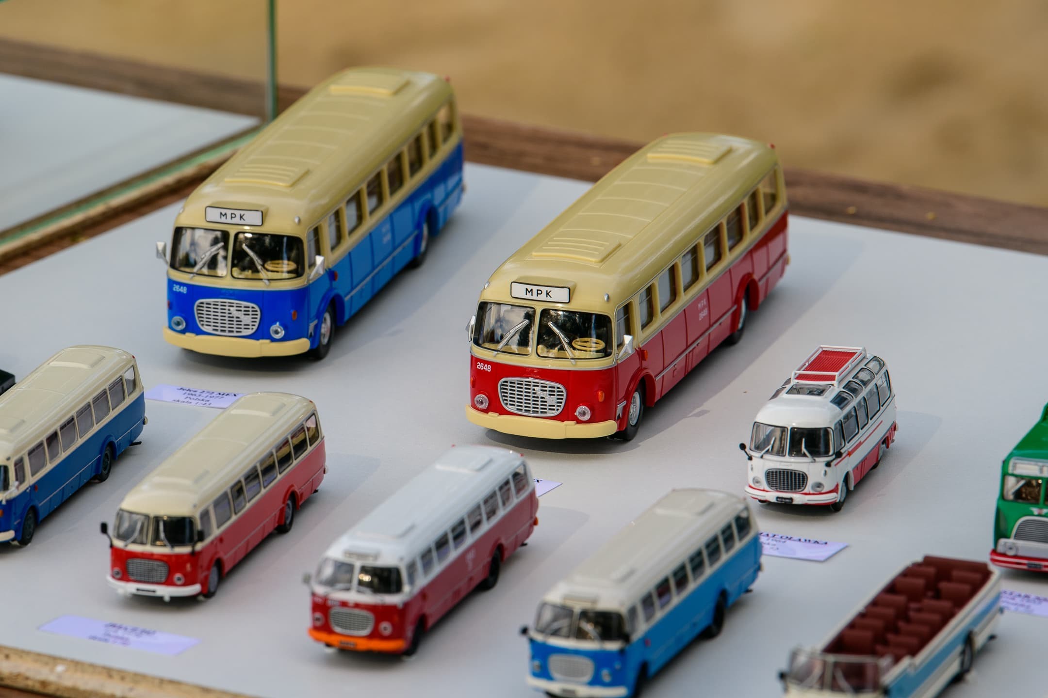 Autobusy8-Wystawa_Wyjątkowych_Modeli_Kolekcjonerskich-Auto-Welt_Pabianice