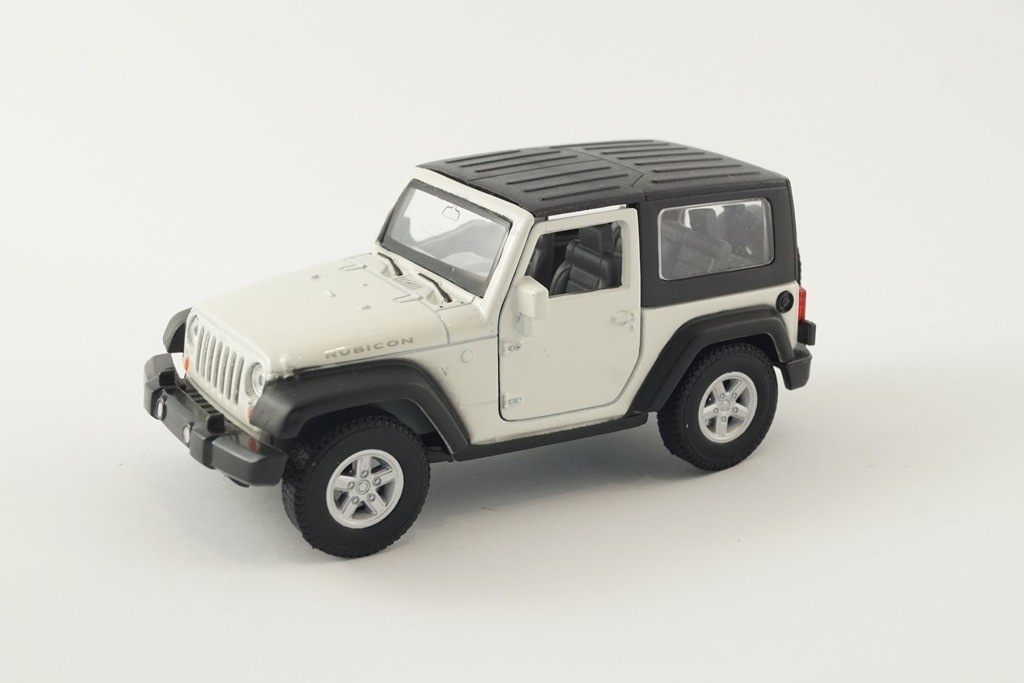 Jeep Wrangier Rubicon (biały) - Samochody dostawcze i terenowe
