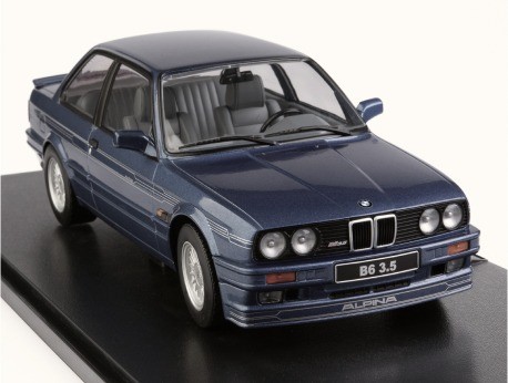 Wystawy modeli - BMW B6 3.5 - skos