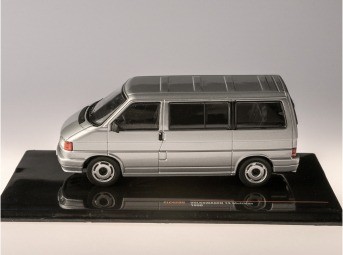 Modele kolekcjonerskie - kolekcja dostawczych - Volskwagen T4 Multivan - bok