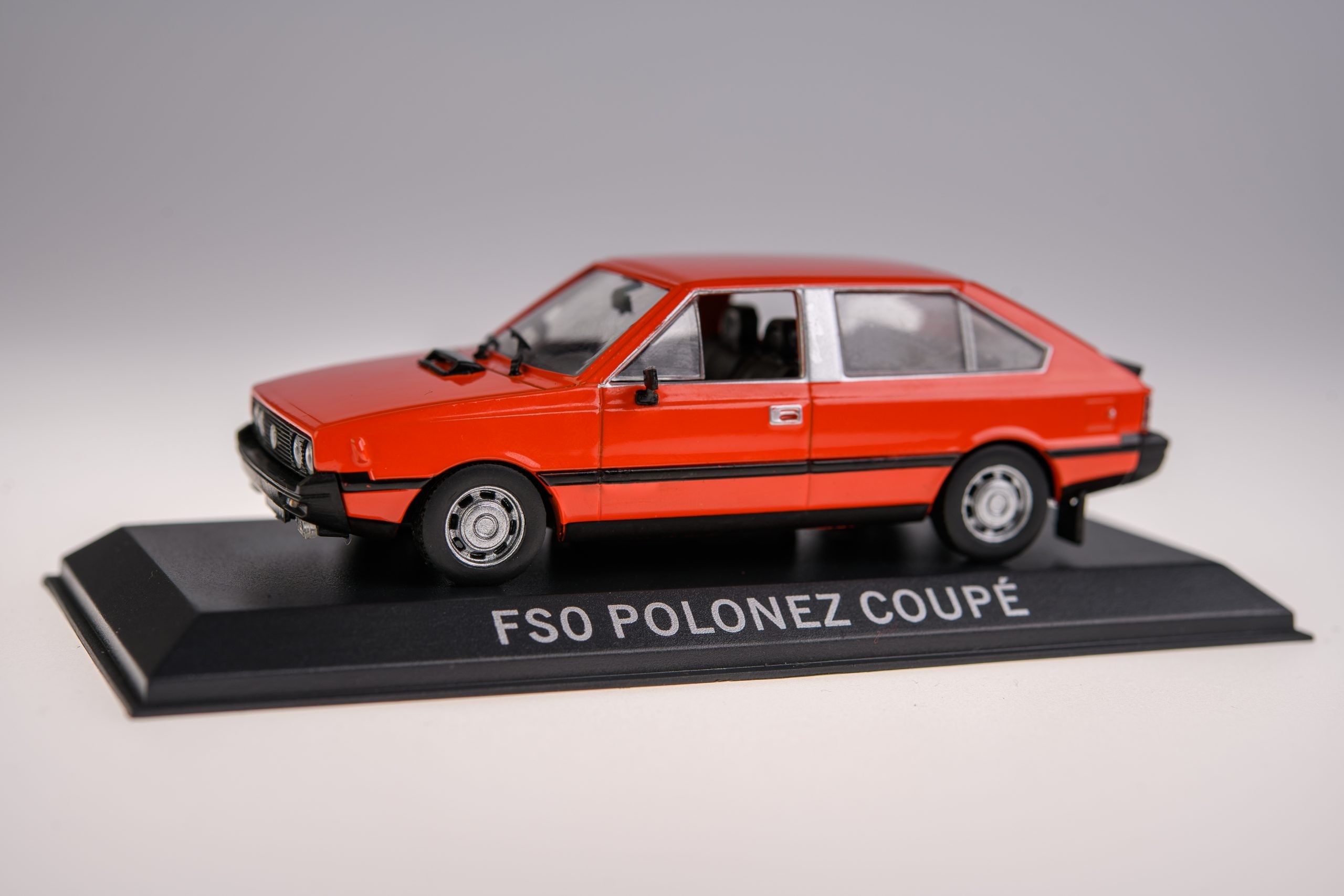 Sklep Auto-Welt Kultowe samochody PRL Polonez Coupe żywe